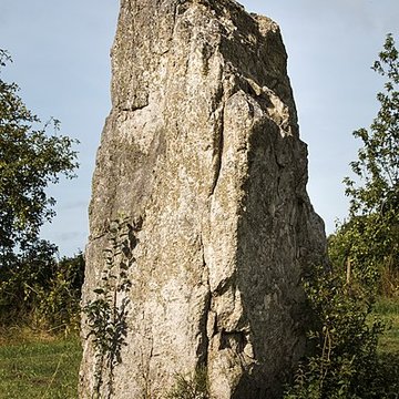 Menhir dit "Dent de Gargantua" de Saint-Suliac