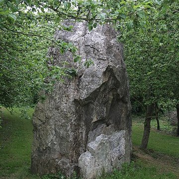 Menhir dit "Dent de Gargantua" de Saint-Suliac