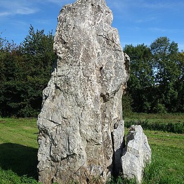 Menhir dit "Dent de Gargantua" de Saint-Suliac