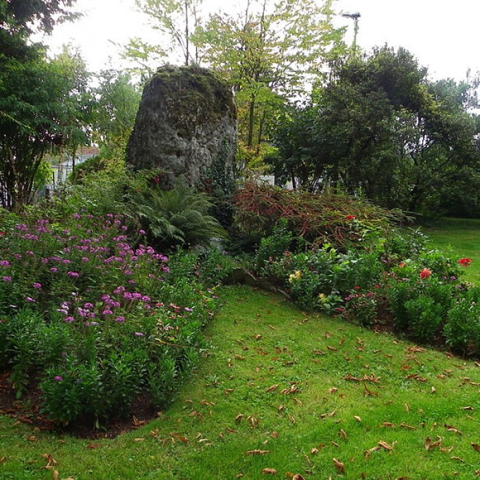 Photo de Menhir dit La Pierreffite de Villeneuve-le-Roi