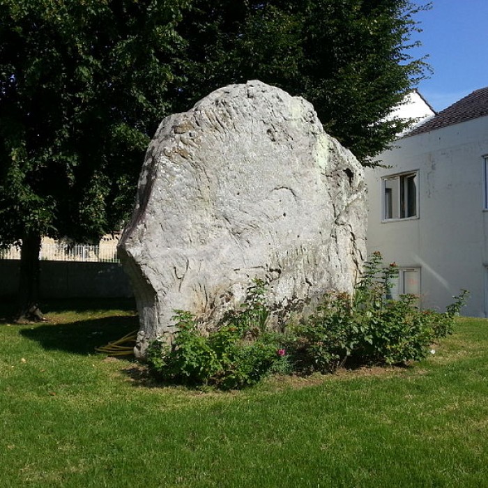 Photo de Menhir dit la Pierre-Fouret de Cergy