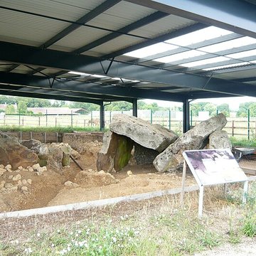 menhir dit le but de gargantua et dolmen dit le berceau