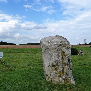 Menhir dit Le Gros Caillou ou Grès Montfort de Vendegies-sur-Écaillon