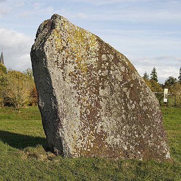 Menhir du Champ de la Pierre et menhir du Champ Horel