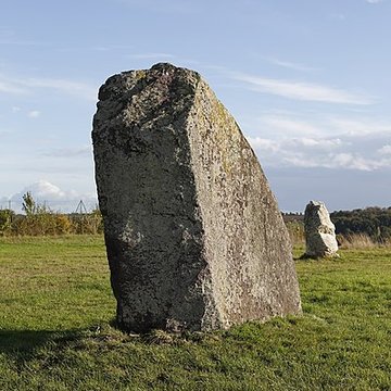 Menhir du Champ de la Pierre et menhir du Champ Horel