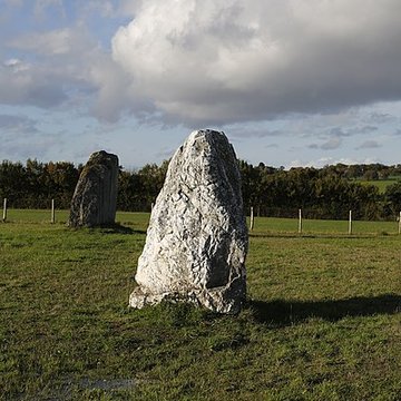 Menhir du Champ de la Pierre et menhir du Champ Horel