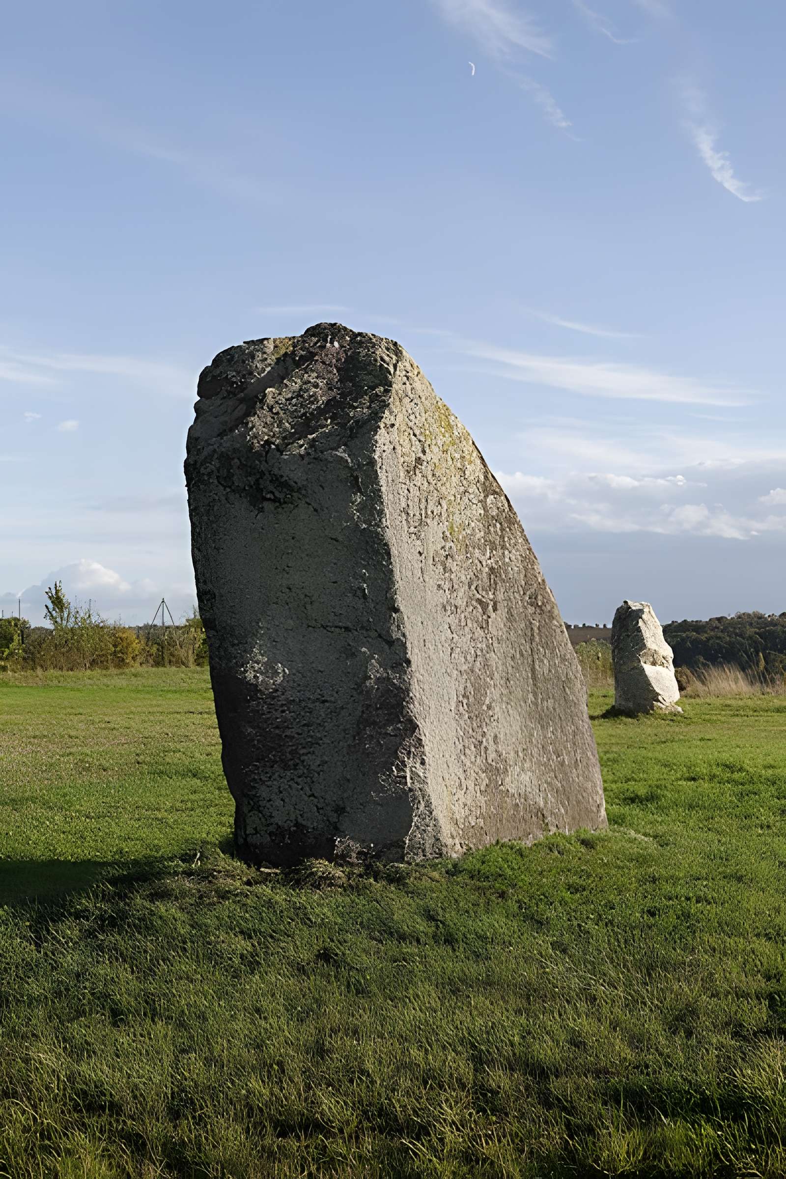 Menhir du Champ de la Pierre et menhir du Champ Horel