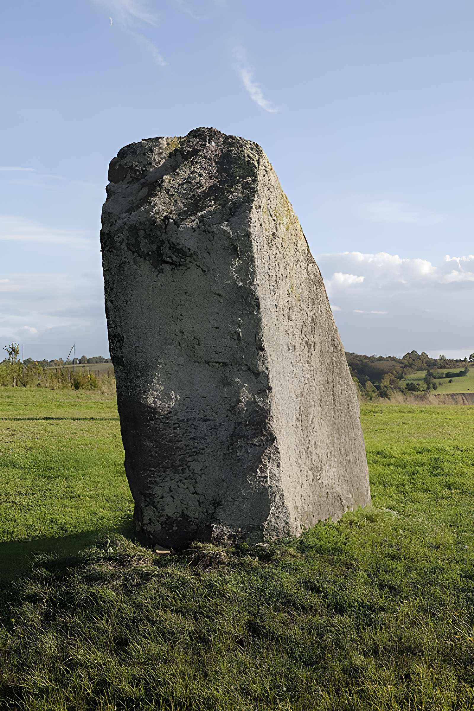 Menhir du Champ de la Pierre et menhir du Champ Horel