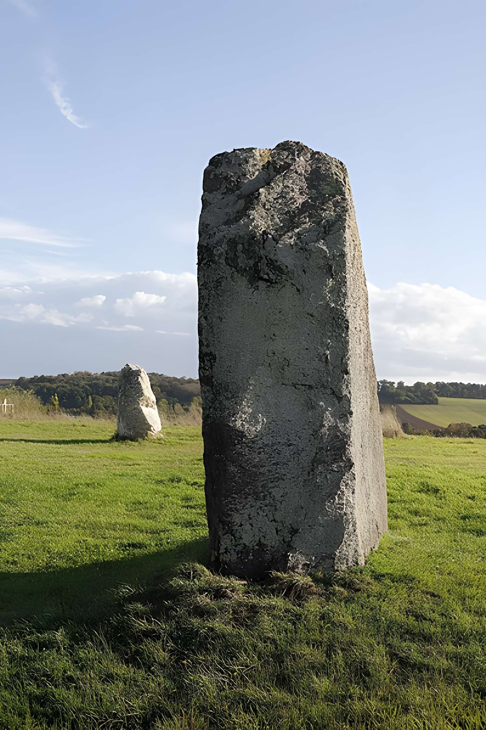 Menhir du Champ de la Pierre et menhir du Champ Horel