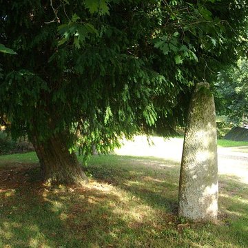 Menhir du Moustoir de Saint-Jean-Brévelay