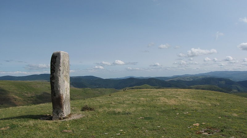 Photo de Menhir isolé de Colobrières aux Bondons
