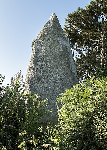 Menhir Sud de Pontusval de Plounéour-Trez