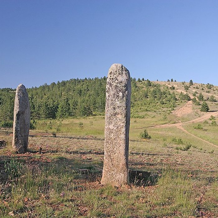 Photo de Trois menhirs, du deuxième groupe dit de la Fage, à 500 m du premier du même nom