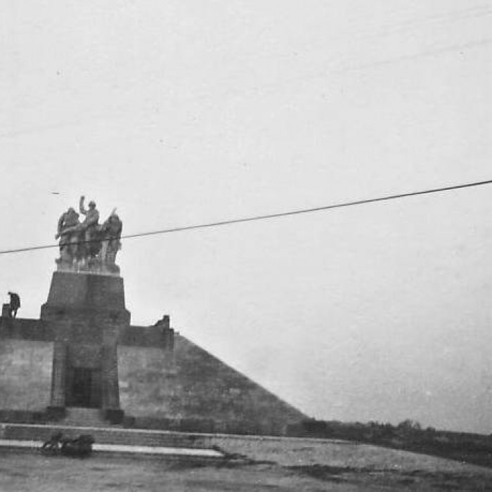 Photo de Monument « Aux Morts des Armées de Champagne » à Sainte-Marie-à-Py