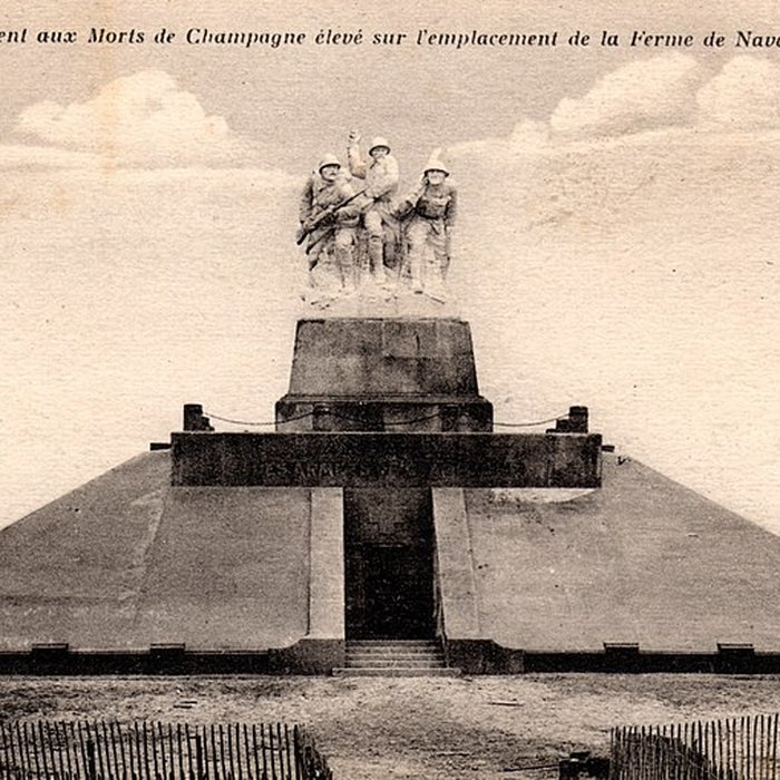 Photo de Monument « Aux Morts des Armées de Champagne » à Sainte-Marie-à-Py
