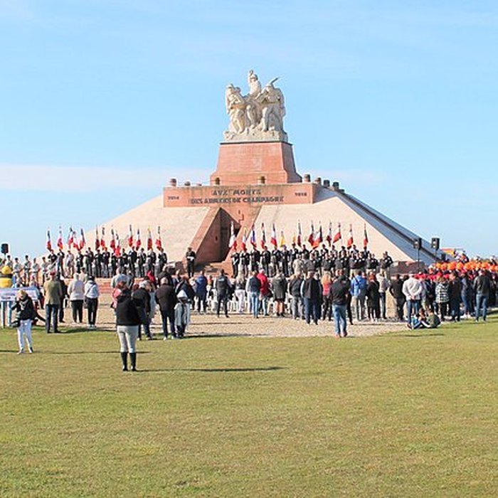 Photo de Monument « Aux Morts des Armées de Champagne » à Sainte-Marie-à-Py