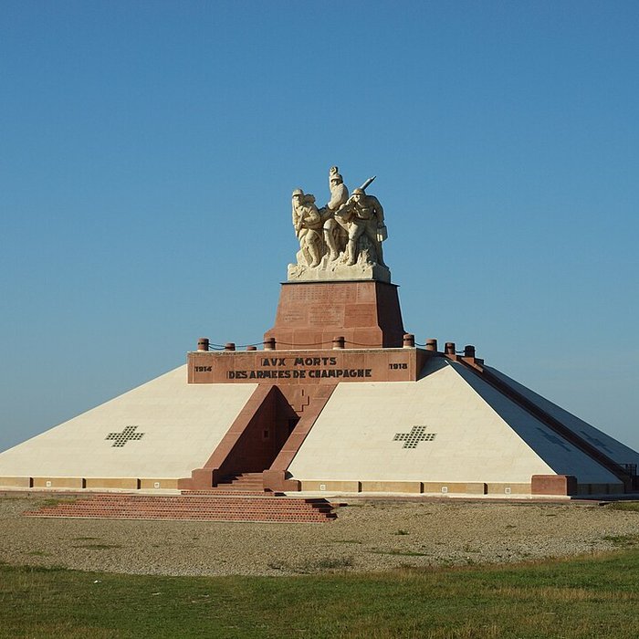 Photo de Monument « Aux Morts des Armées de Champagne » à Sainte-Marie-à-Py