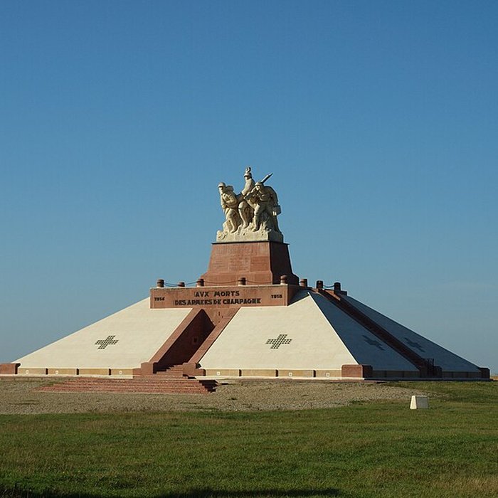 Photo de Monument « Aux Morts des Armées de Champagne » à Sainte-Marie-à-Py