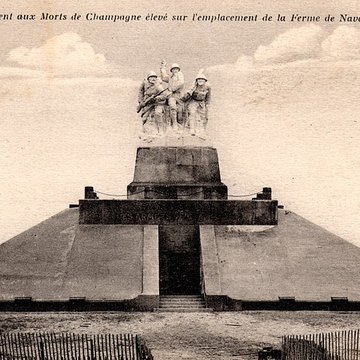 Monument « Aux Morts des Armées de Champagne » à Sainte-Marie-à-Py