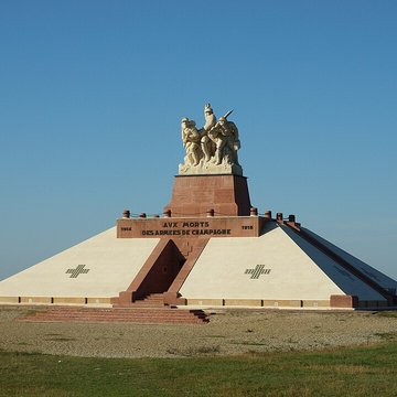 Monument « Aux Morts des Armées de Champagne » à Sainte-Marie-à-Py
