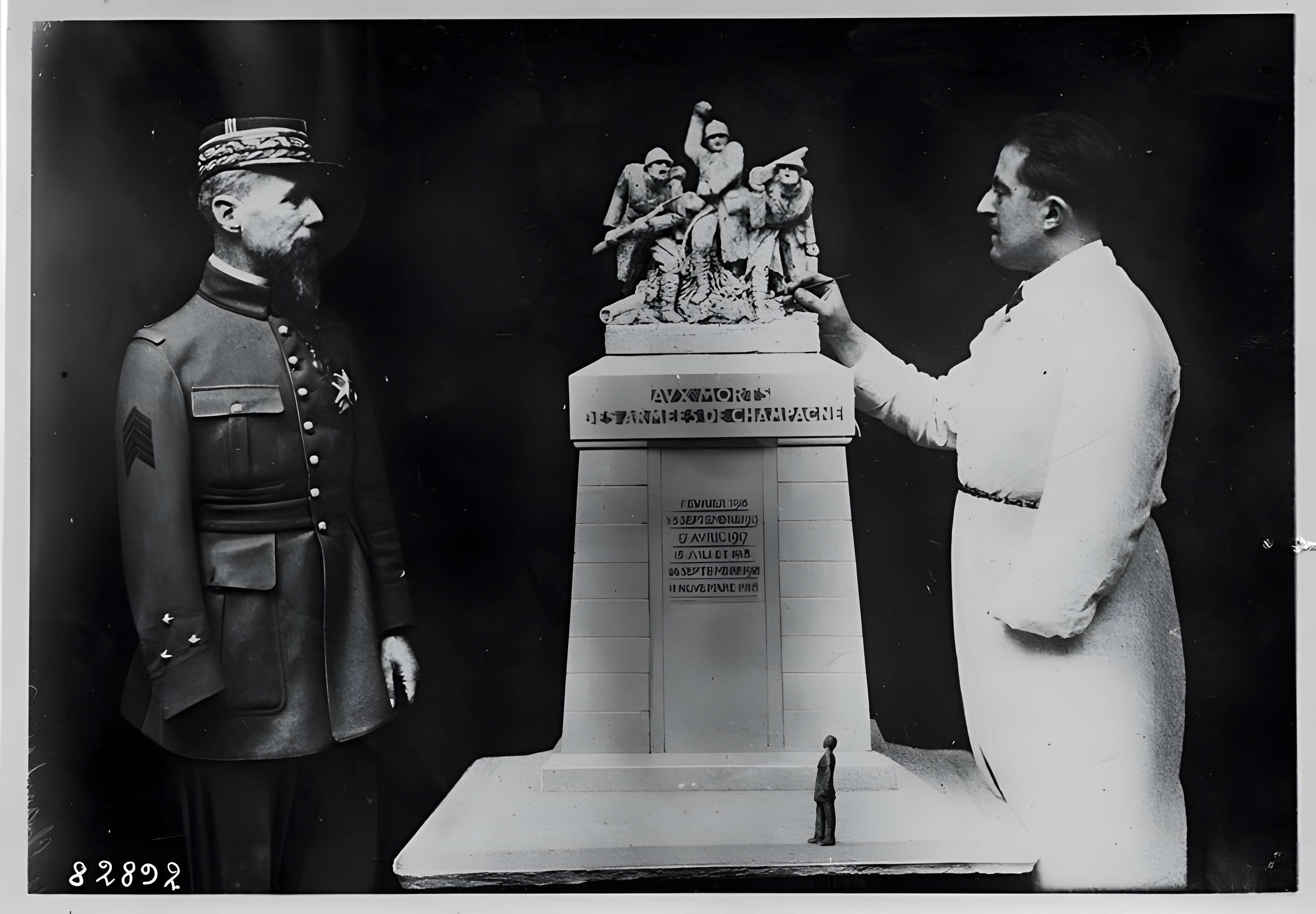 Monument « Aux Morts des Armées de Champagne » à Sainte-Marie-à-Py