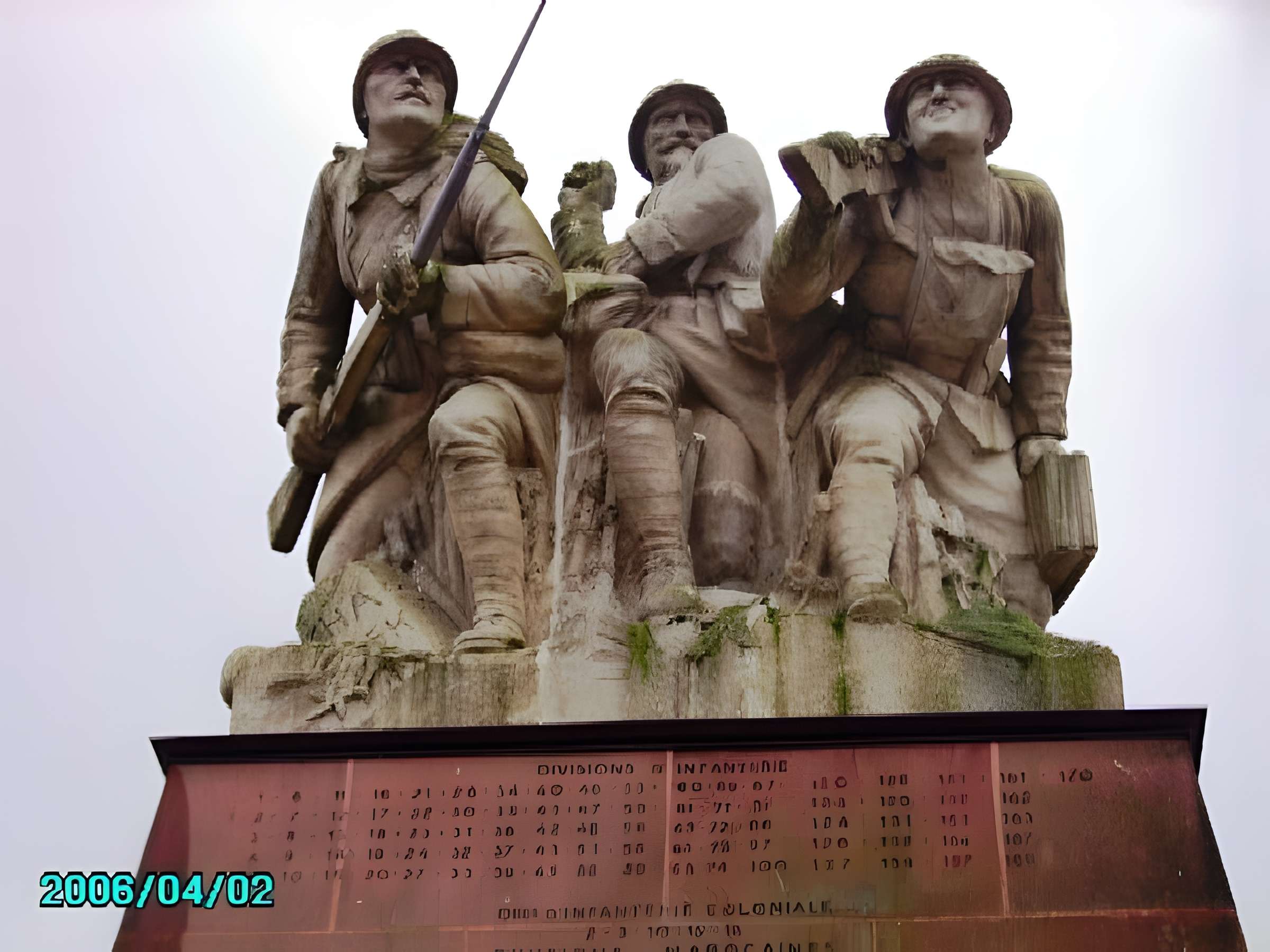 Monument « Aux Morts des Armées de Champagne » à Sainte-Marie-à-Py