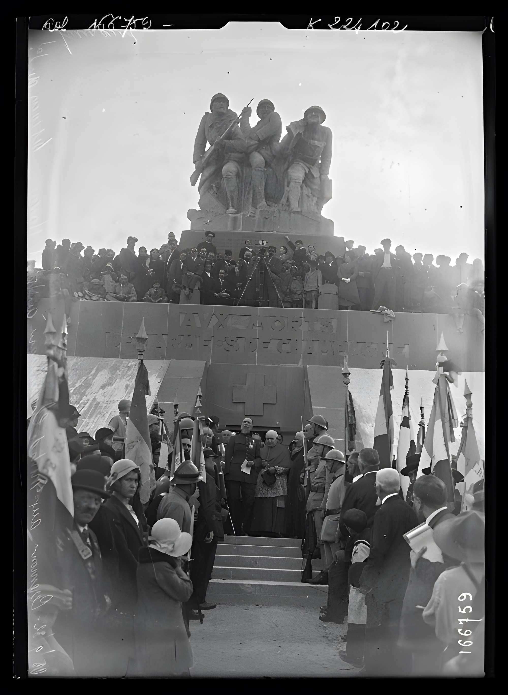 Monument « Aux Morts des Armées de Champagne » à Sainte-Marie-à-Py