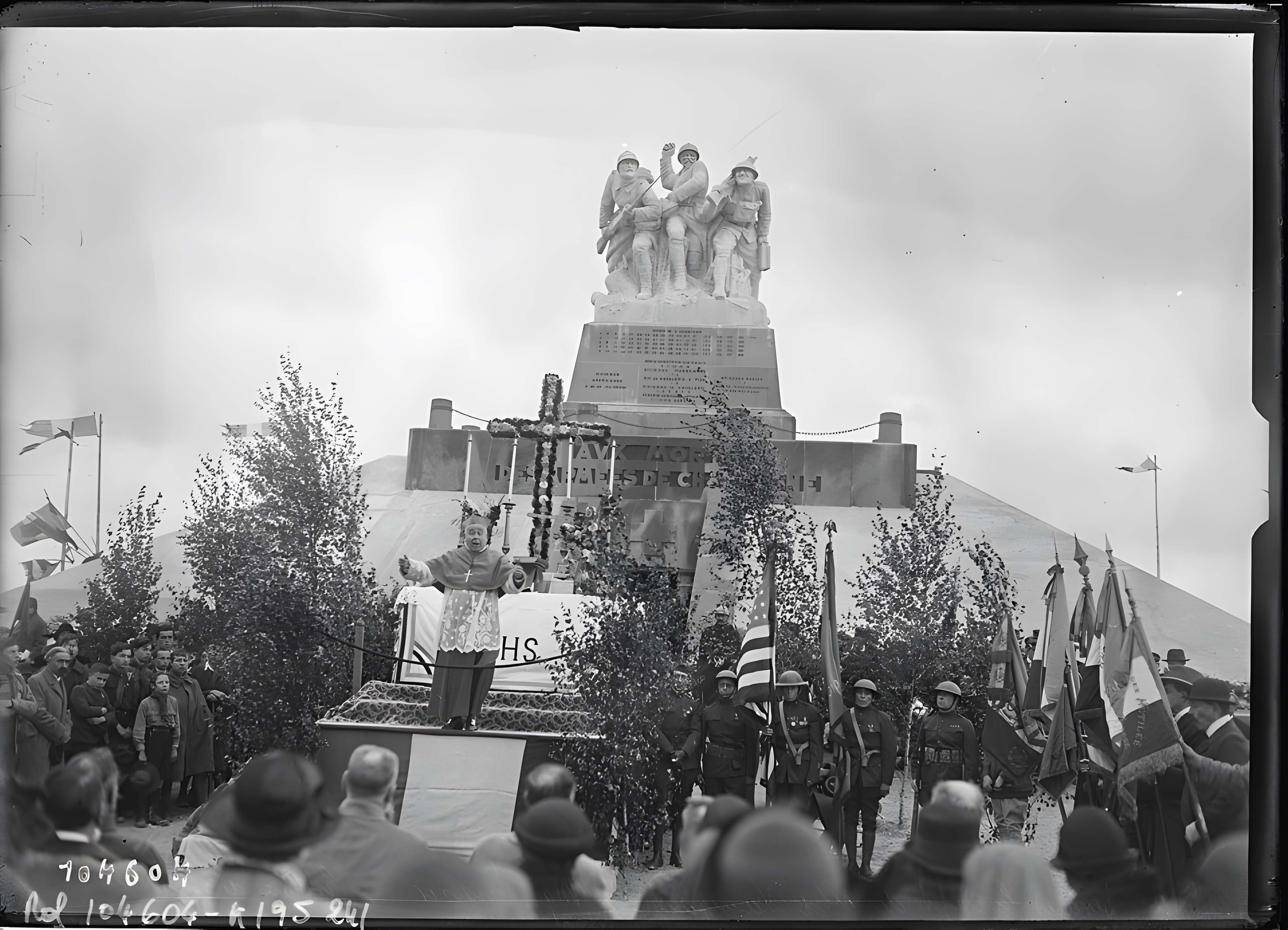 Monument « Aux Morts des Armées de Champagne » à Sainte-Marie-à-Py