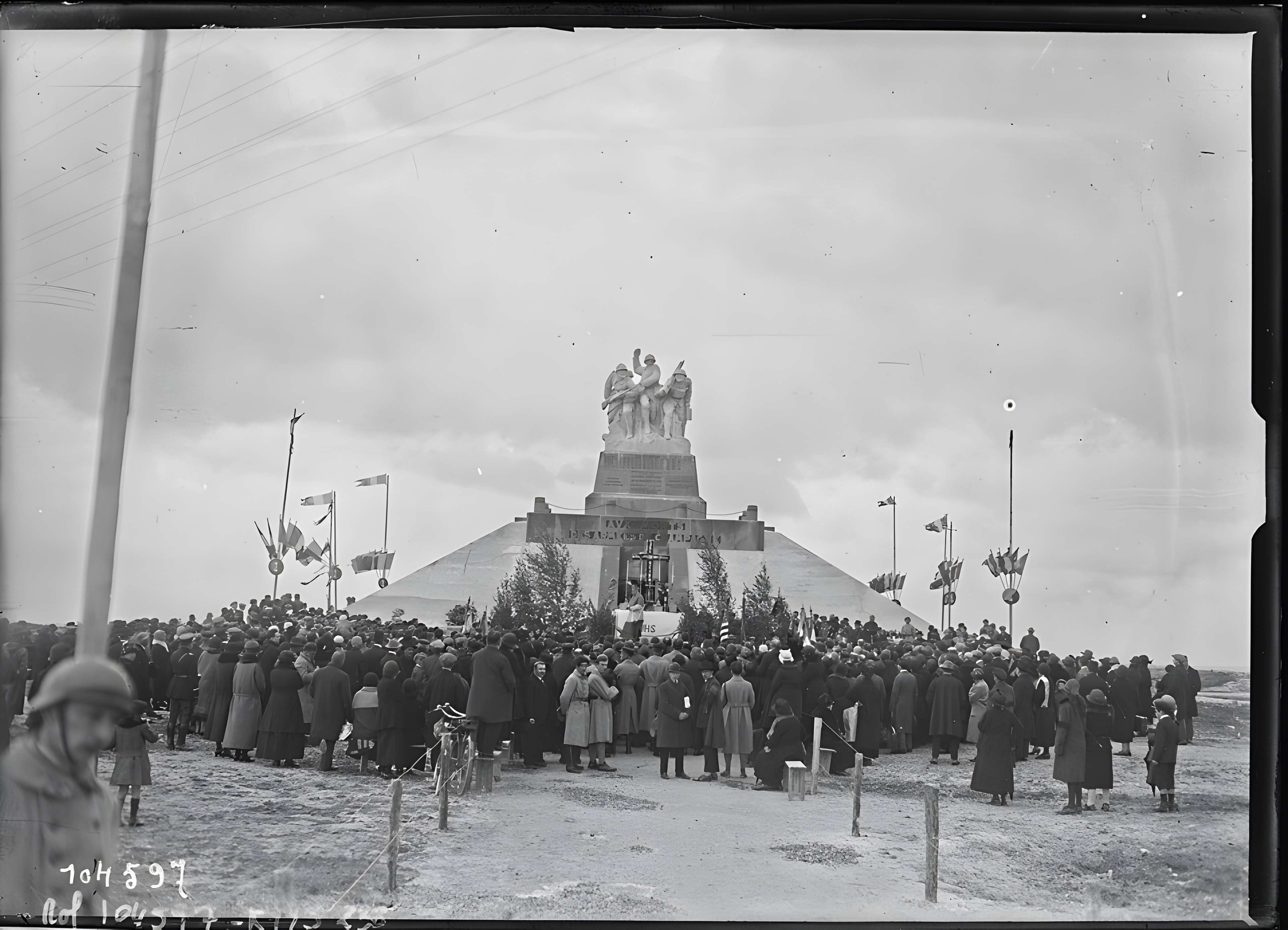 Monument « Aux Morts des Armées de Champagne » à Sainte-Marie-à-Py