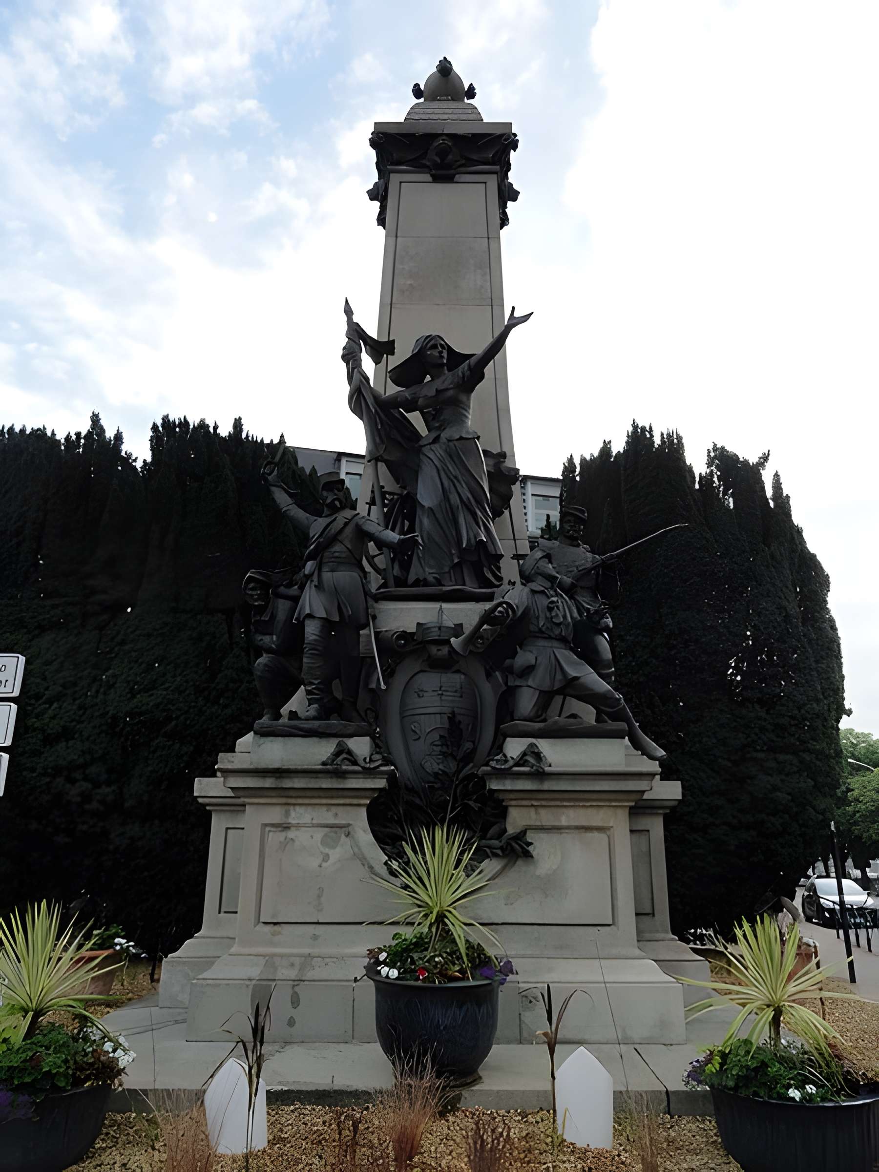 Monument à la mémoire des Enfants morts pour la défense de la Patrie en 1870-1871à Limoges