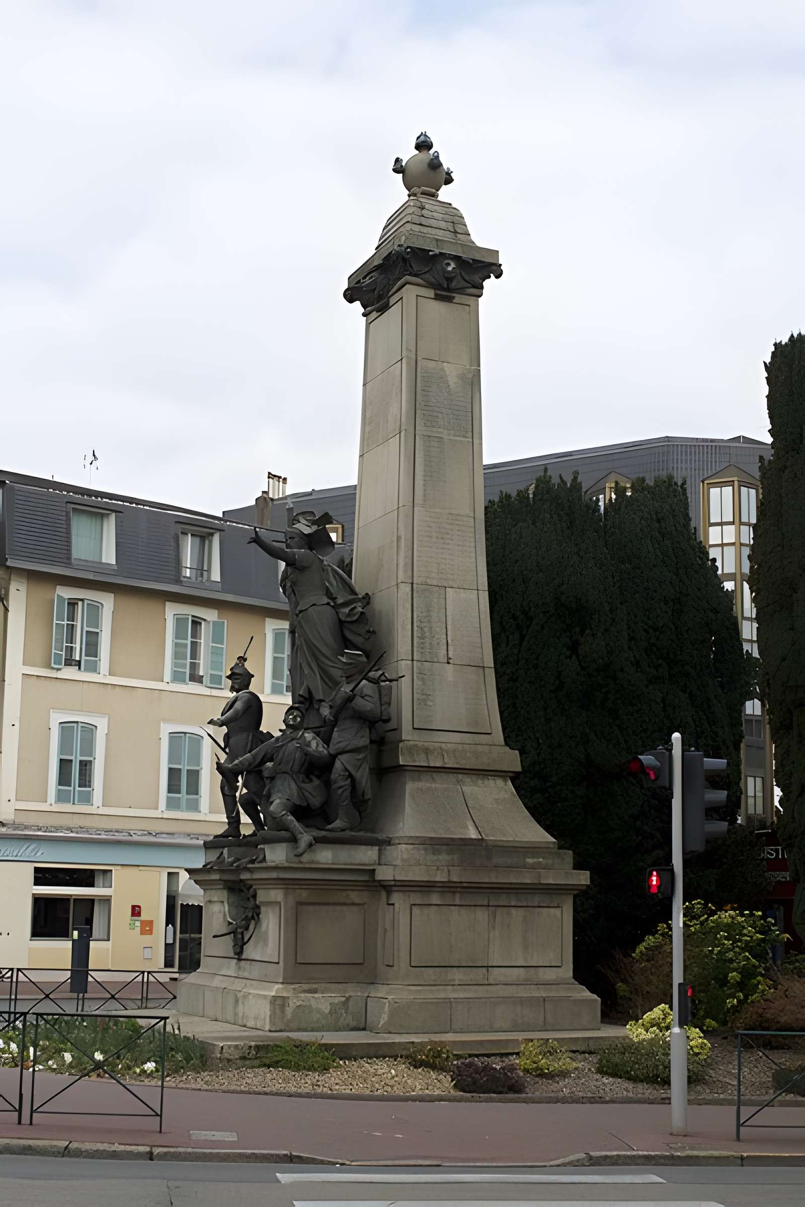 Monument à la mémoire des Enfants morts pour la défense de la Patrie en 1870-1871à Limoges