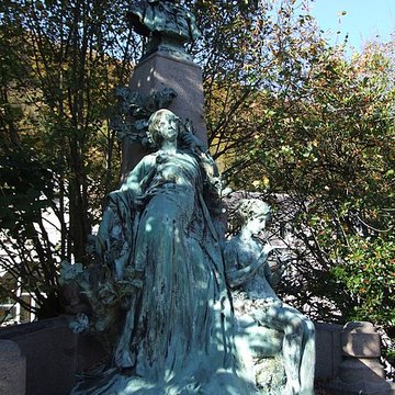 Monument au peintre Louis Français de Plombières-les-Bains