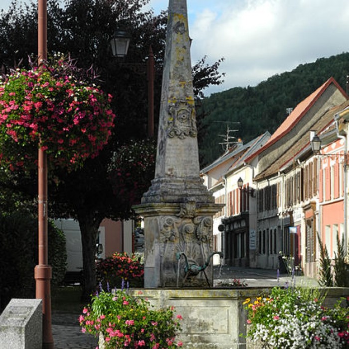 Photo de Monument commémoratif de la réunion de lAlsace à la France en 1648 à Giromagny
