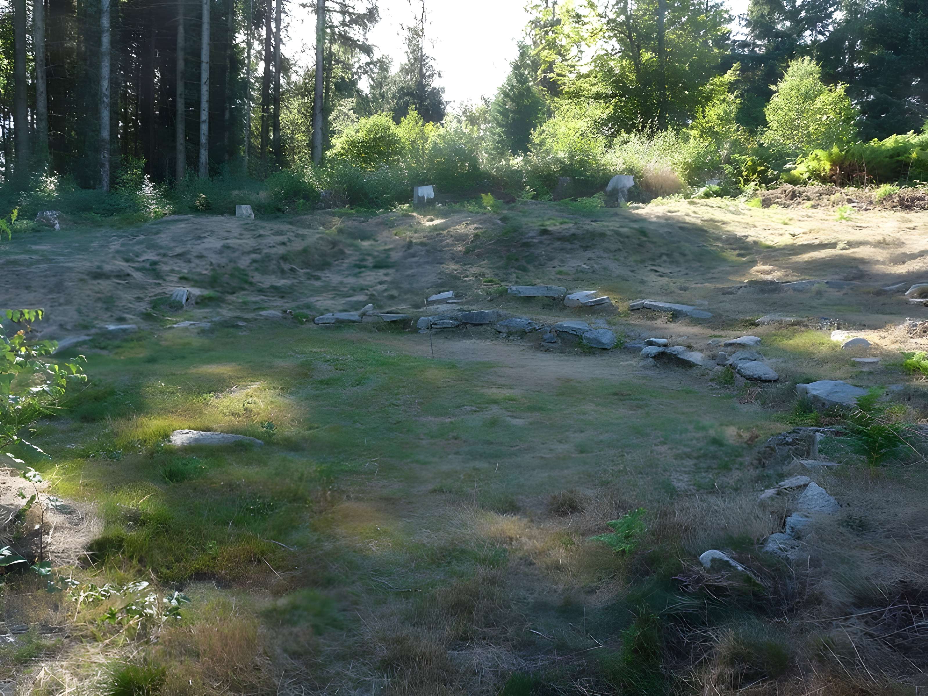 Monuments gallo-romains du Puy-de-Jouer à Saint-Goussaud 