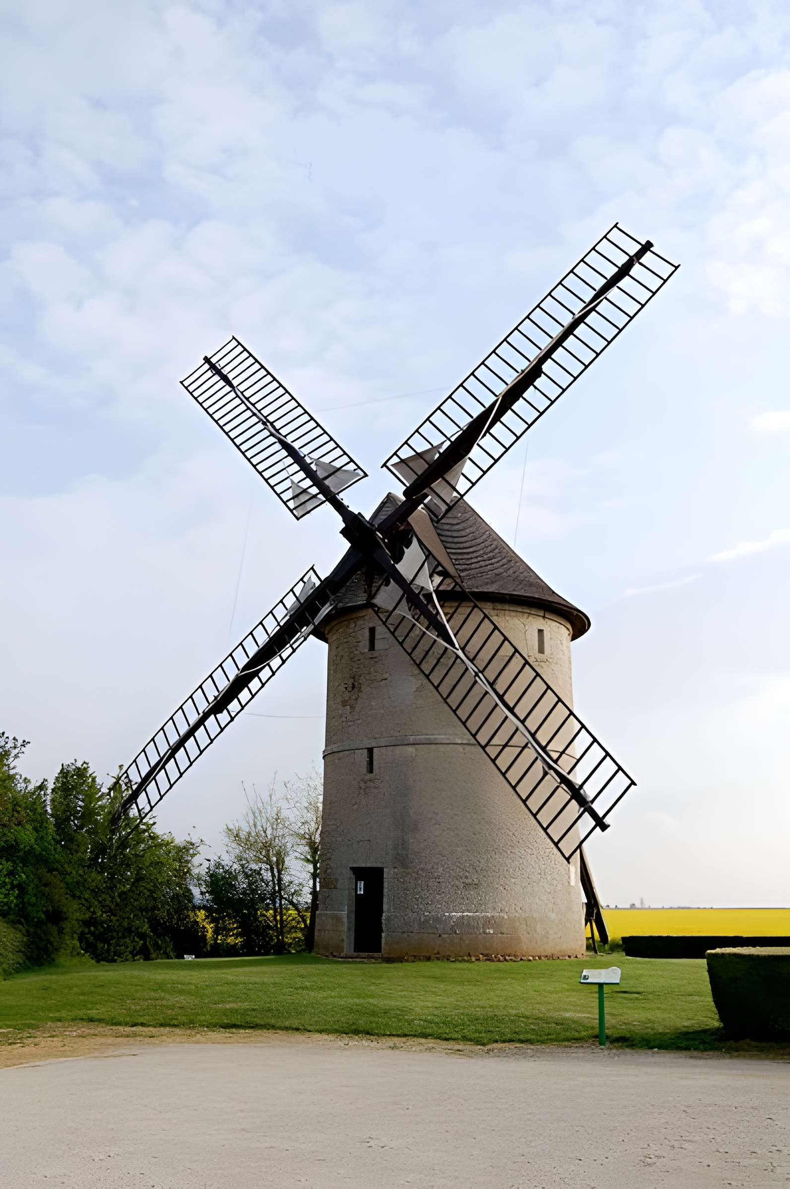 Moulin à vent de Frouville-Pensier