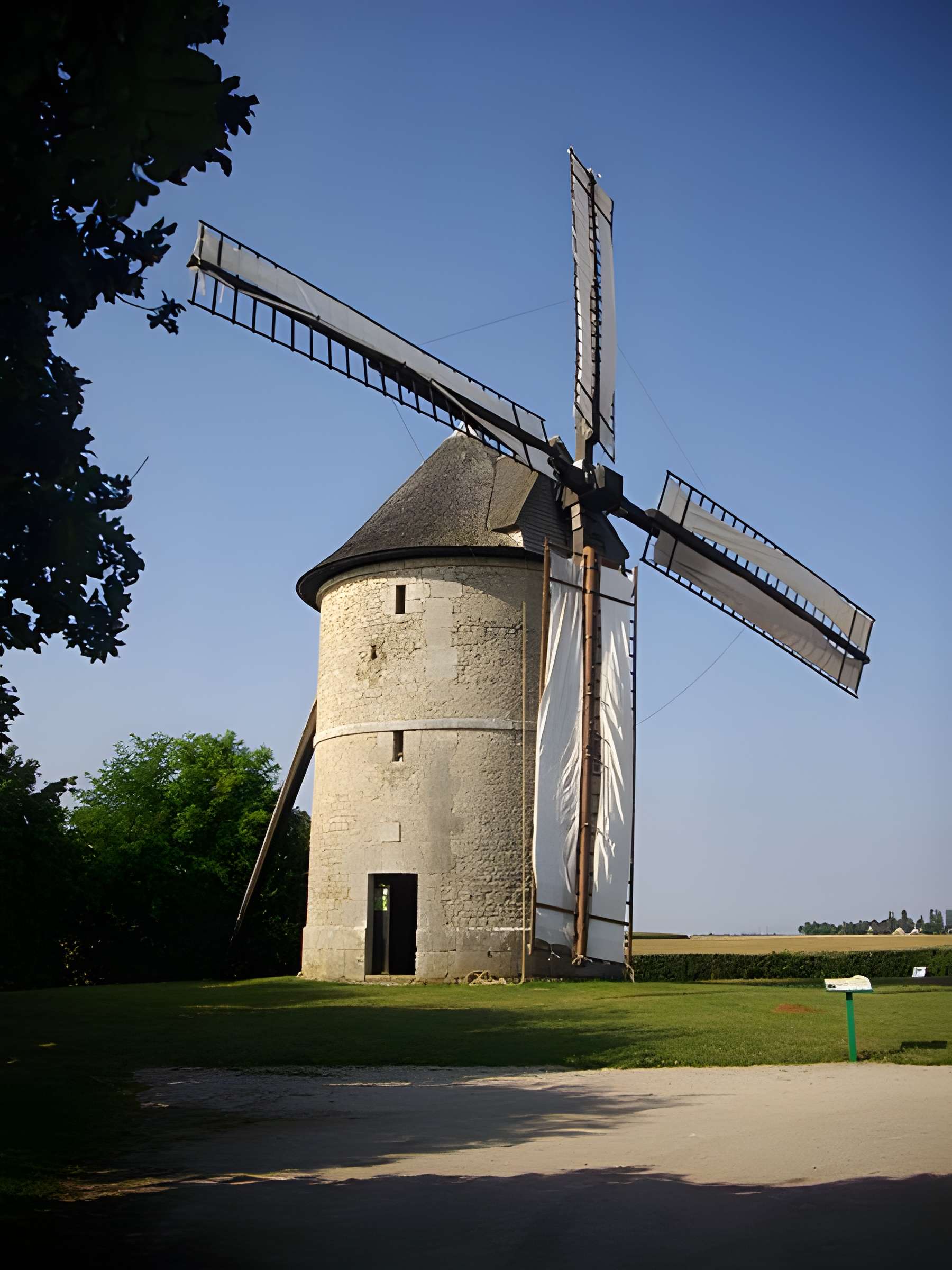 Moulin à vent de Frouville-Pensier