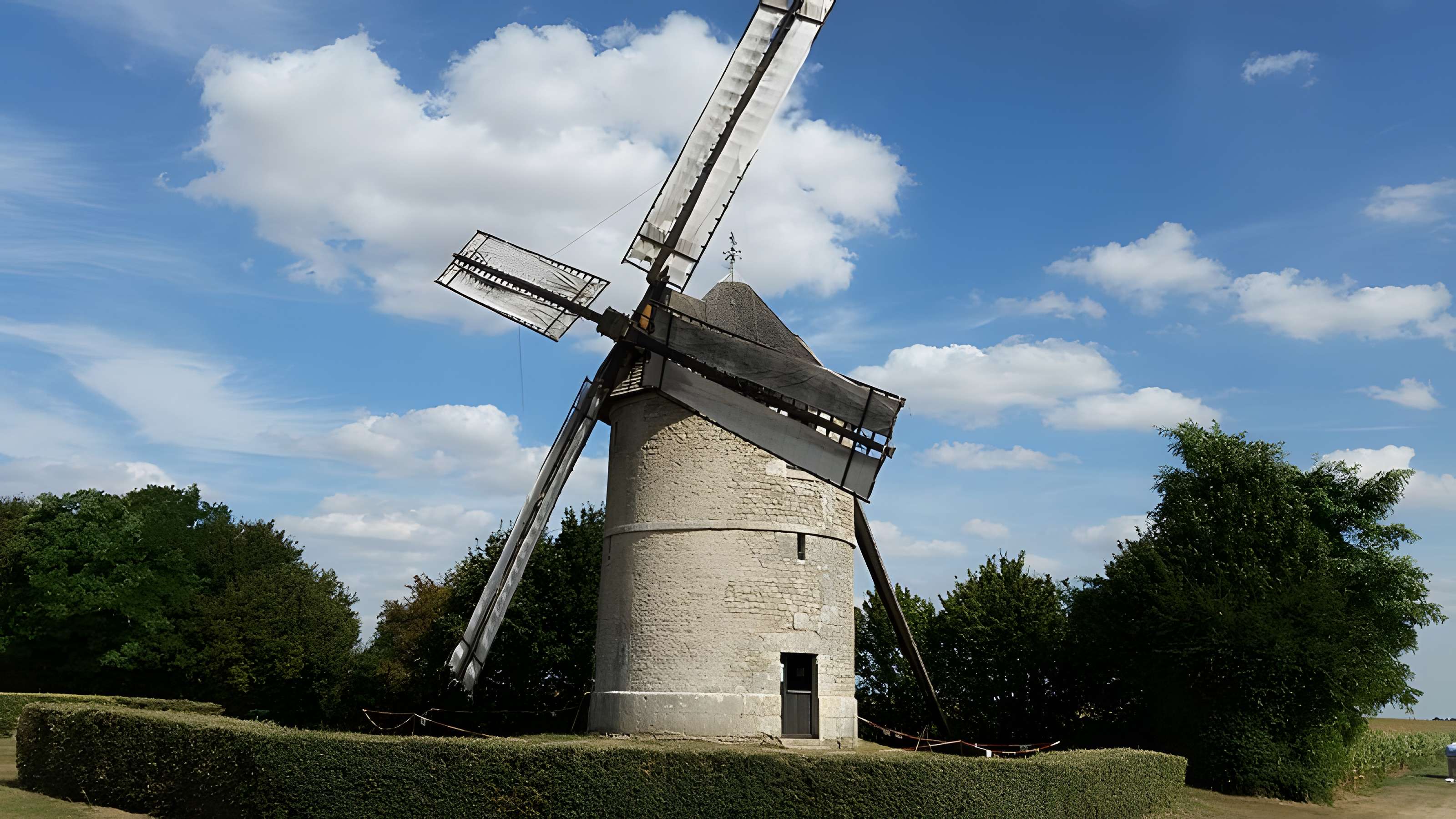 Moulin à vent de Frouville-Pensier