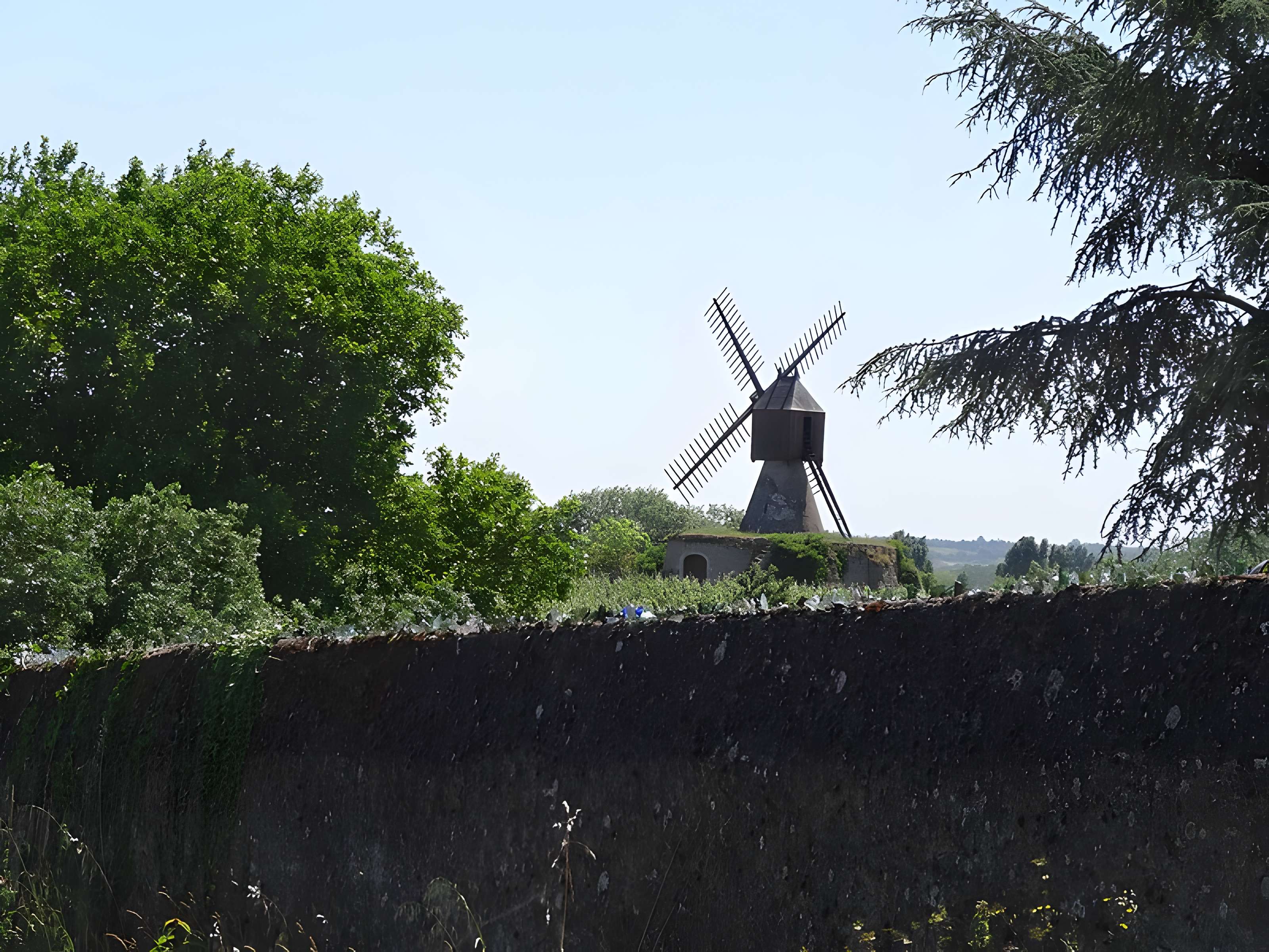 Moulin à vent du Fresne à Savennières