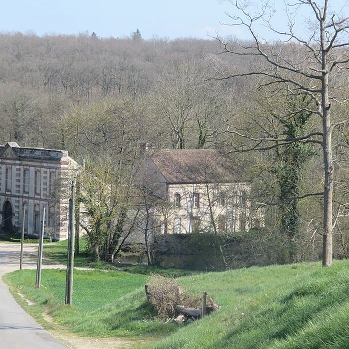 Photo de Moulin de la Bellassière à Crécy-Couvé