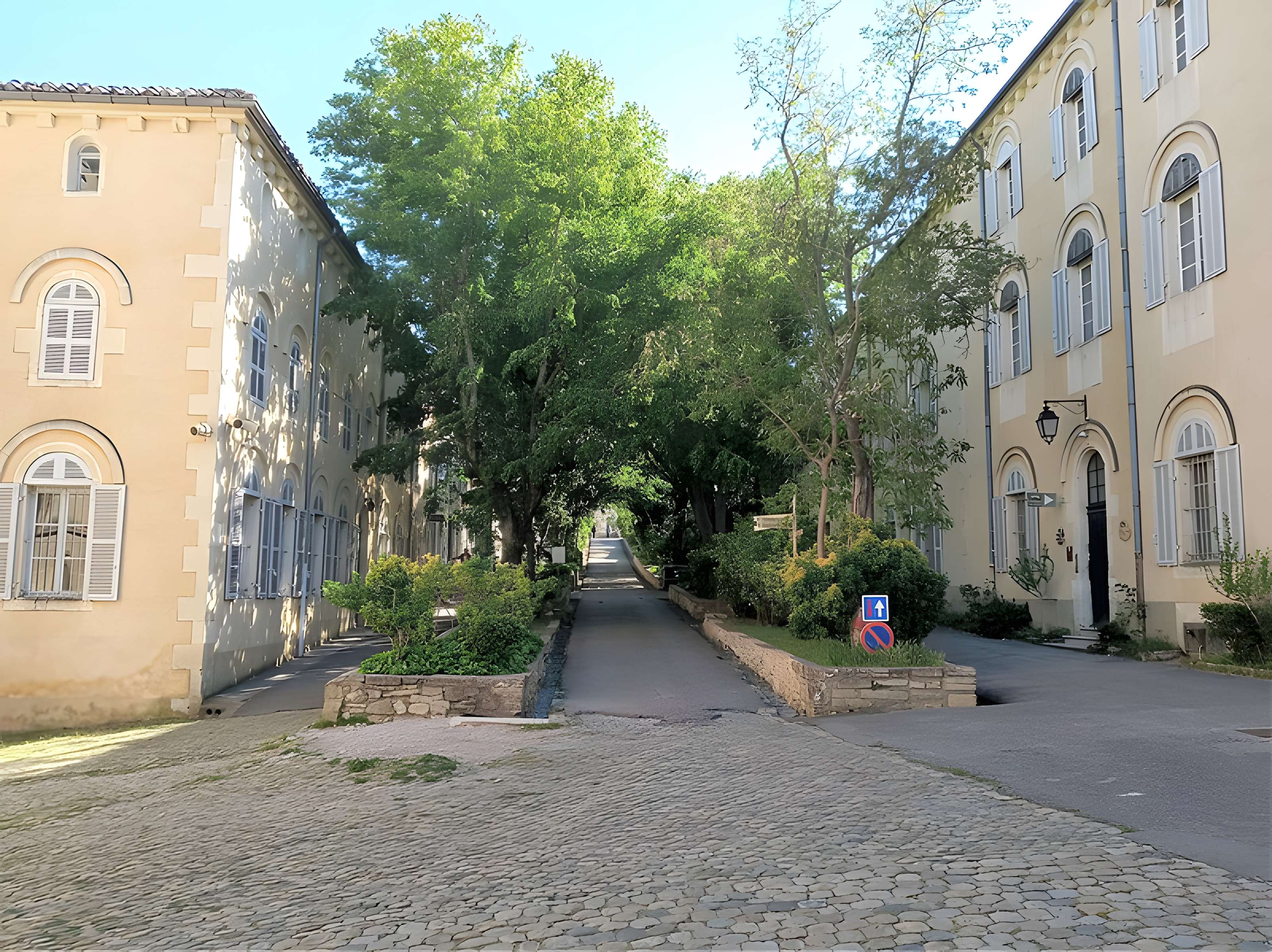 Abbaye Saint-Michel de Frigolet