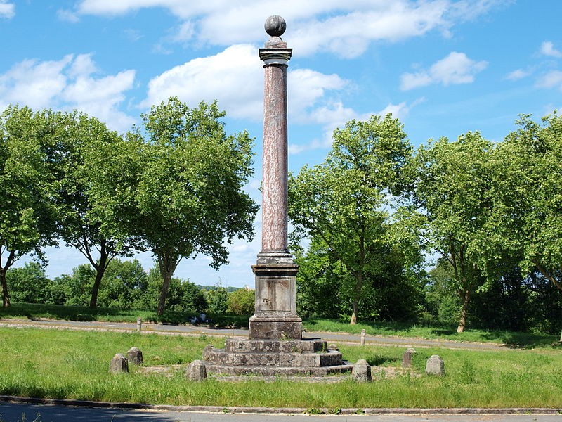 Photo de Obélisque de la Reine à La Grande-Paroisse