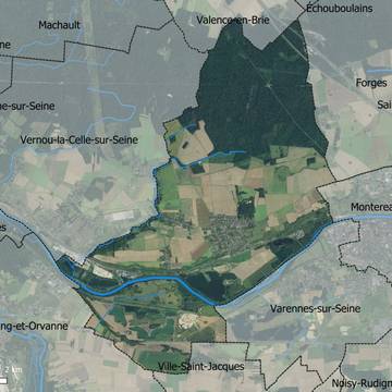 Colonne érigée en souvenir de la première rencontre de Louis XV et Marie Leczinska le 4 septembre 1725