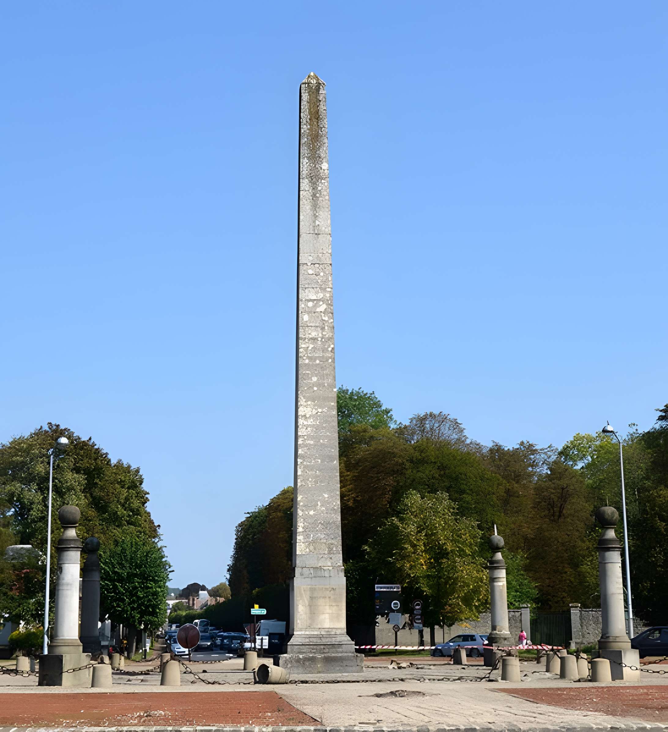 Obélisque de Marie-Antoinette à Fontainebleau 