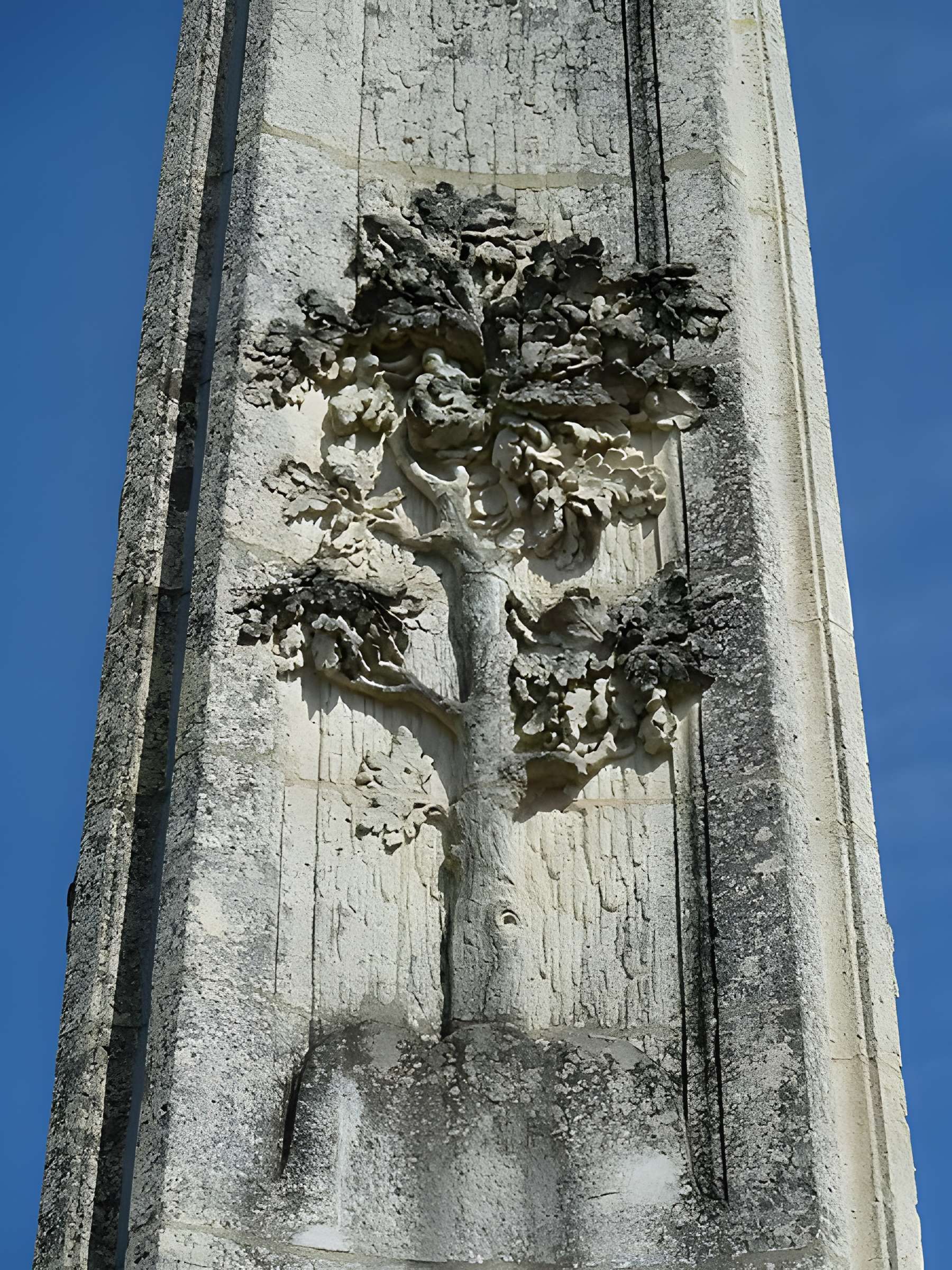 Obélisque de Villeneuve-le-Comte