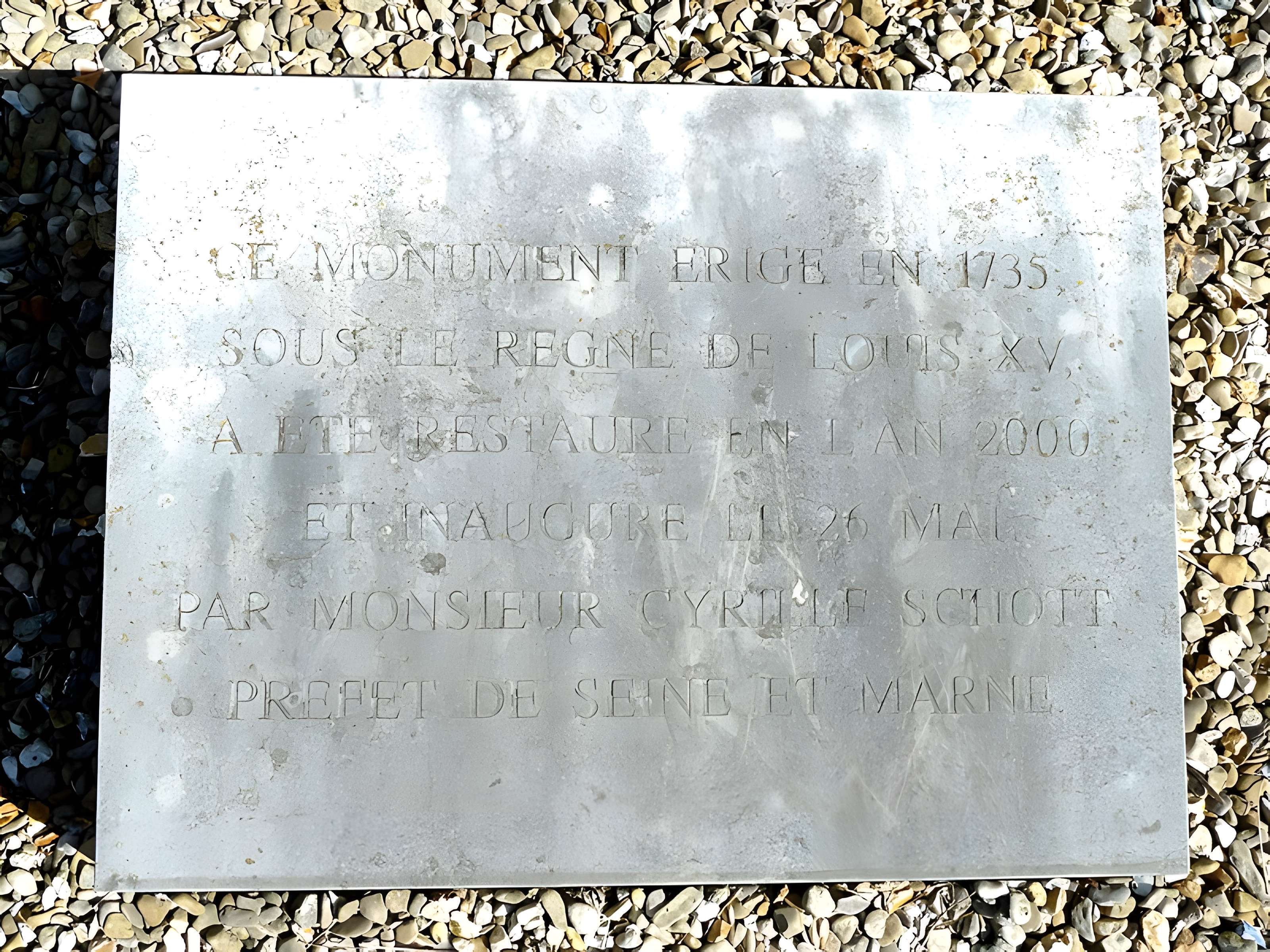 Obélisque de Villeneuve-le-Comte