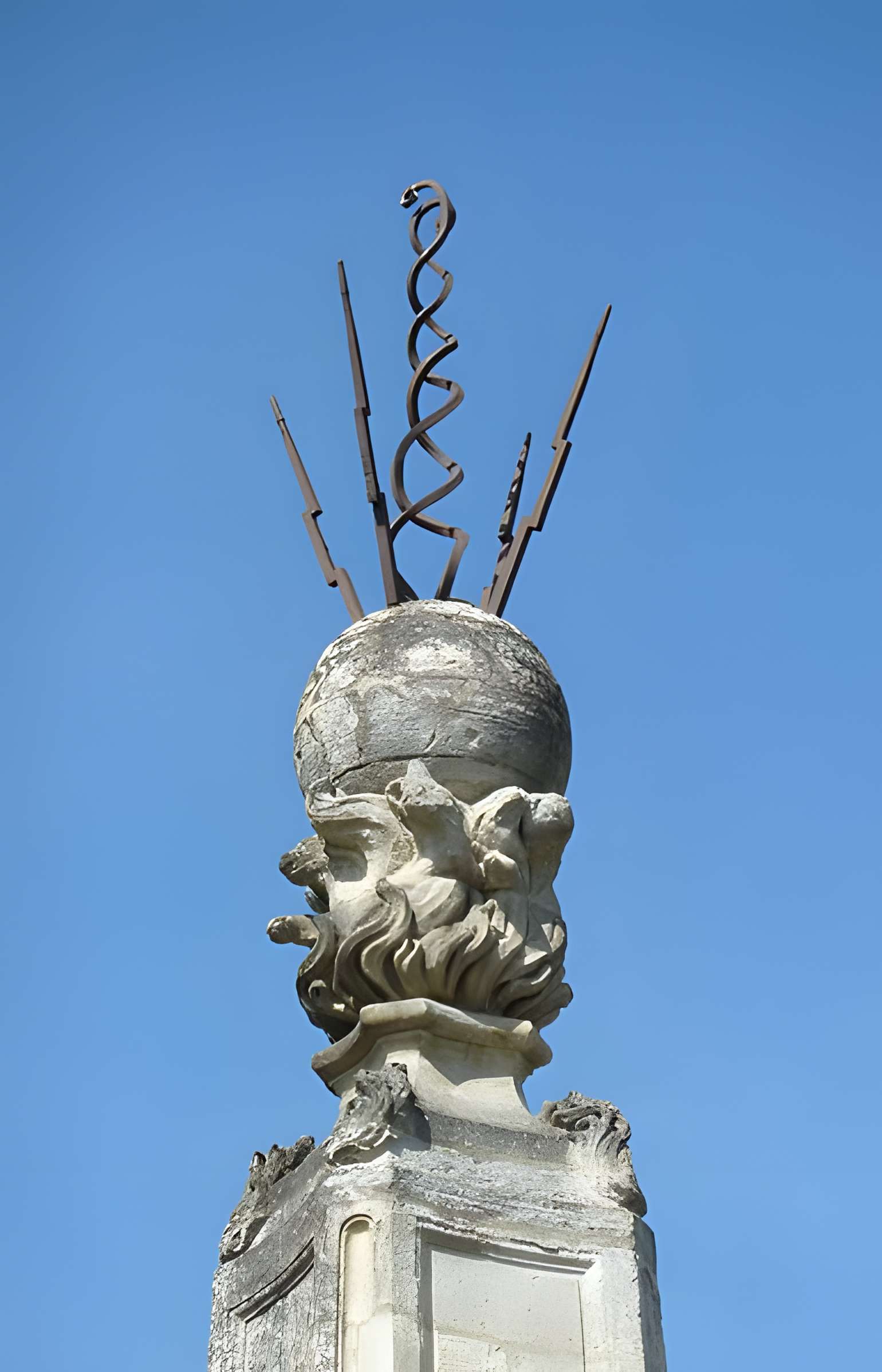 Obélisque de Villeneuve-le-Comte