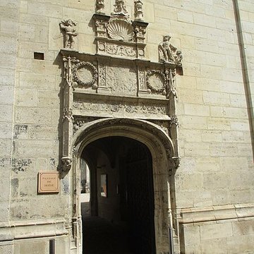 Palais archiépiscopal de Sens