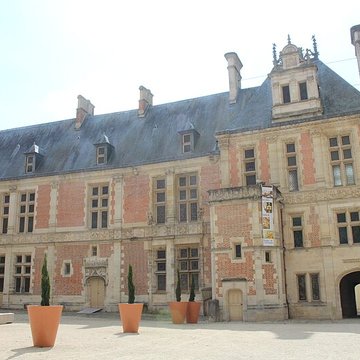 Palais archiépiscopal de Sens