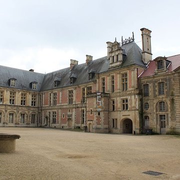 Palais archiépiscopal de Sens