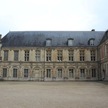 Palais archiépiscopal de Sens